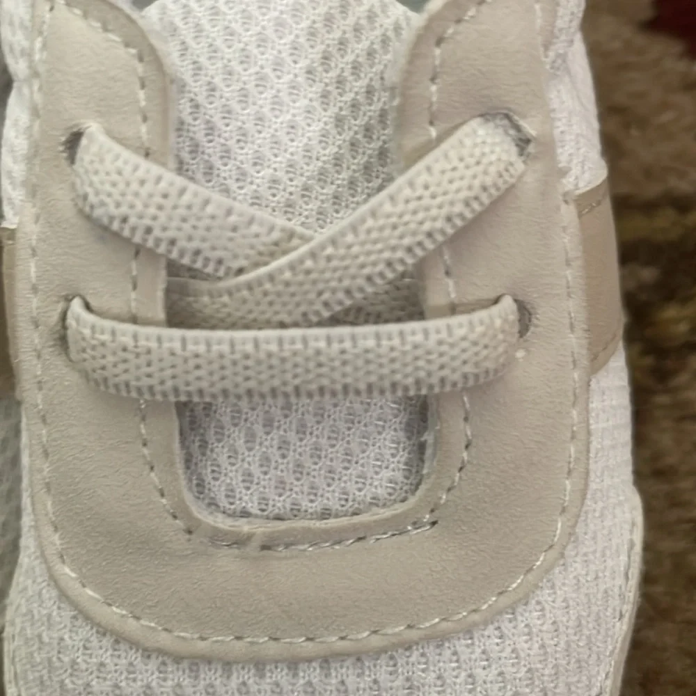 NEW Carter's White & Cream Sneakers with Breathable Mesh Baby softees Size:3-6M